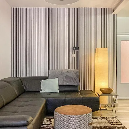Apartament Stunning In With Wifi And 2 Bedrooms